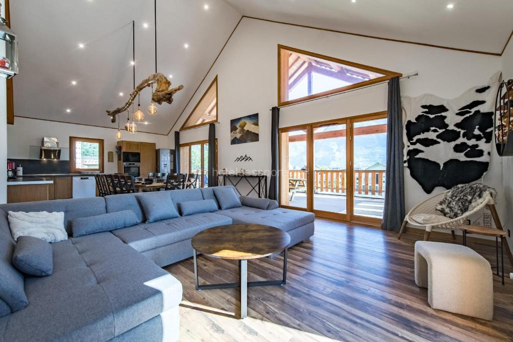 Photo de 220m apartment with terrace for 14 people